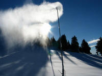 Sonce sije, vendar sne�i!